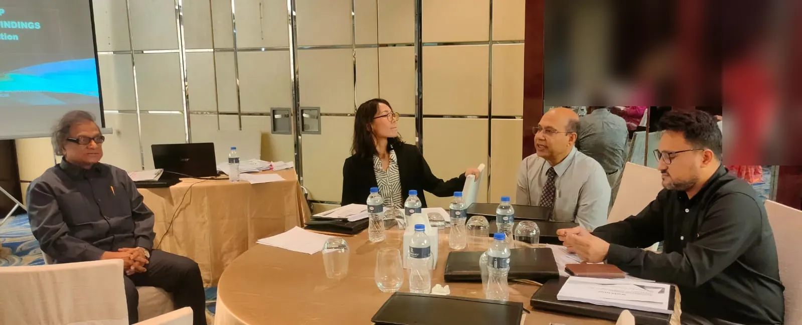 Round-table session · 2024